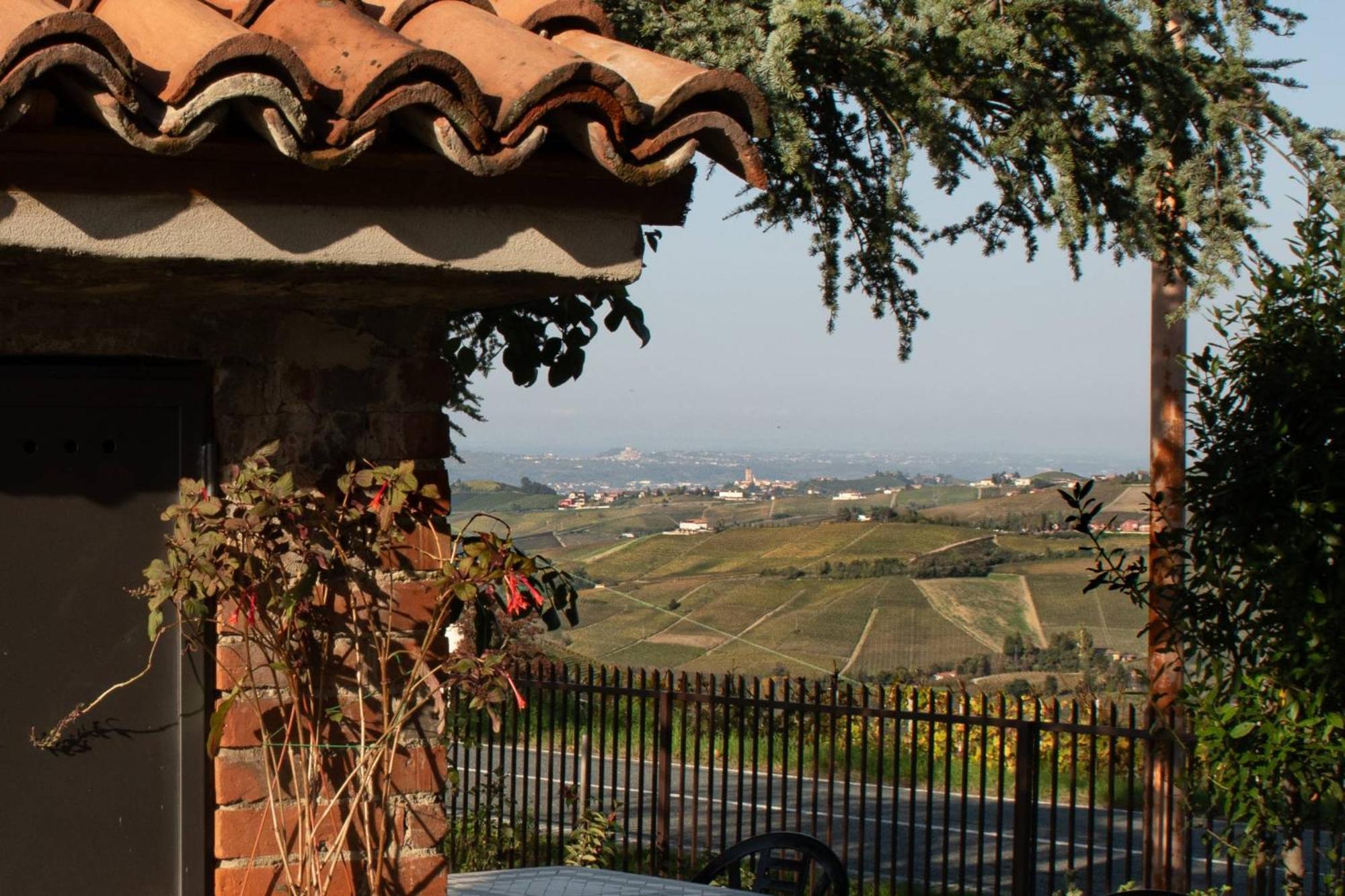 Casa Rubbo - Appartamento 'Como' Nelle Langhe Альба Экстерьер фото